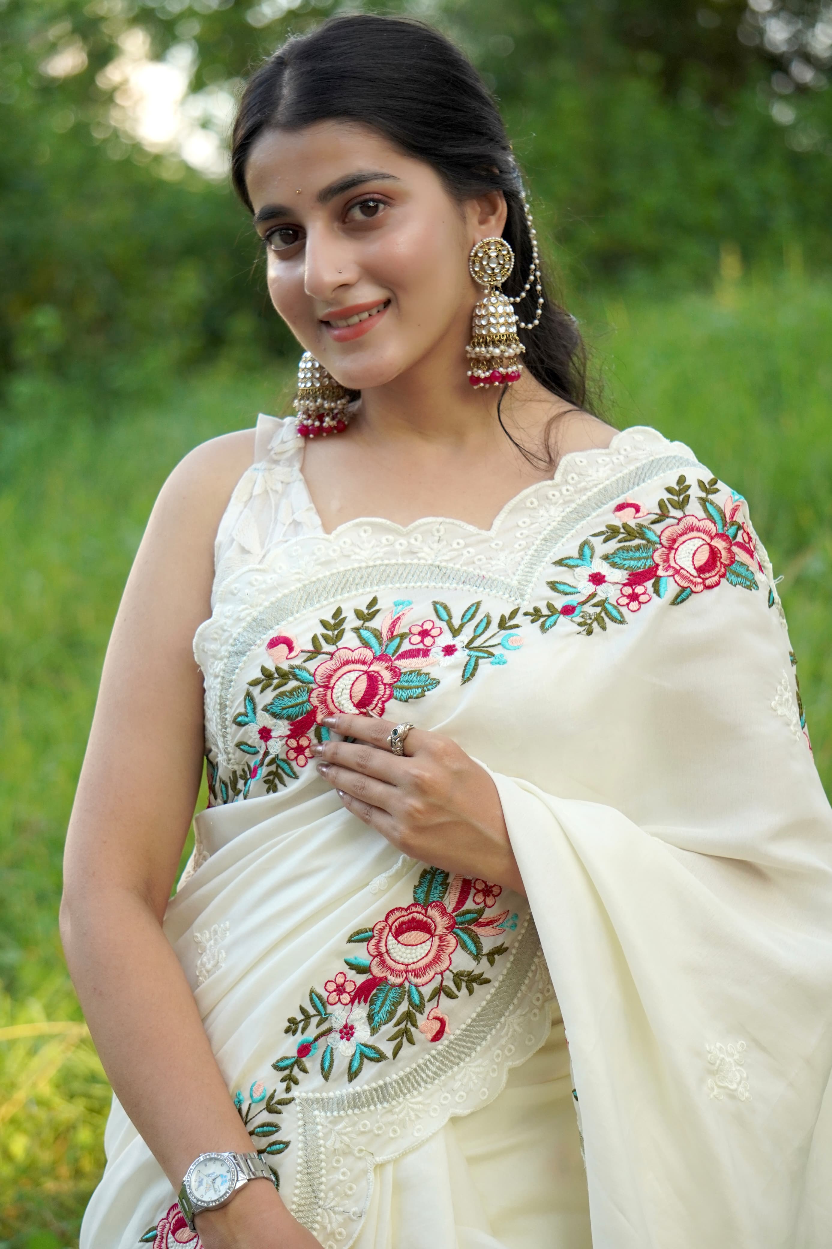 New Designer White Pure Tussar Silk Saree in a Solid color with embroidery viscos thread work in saree