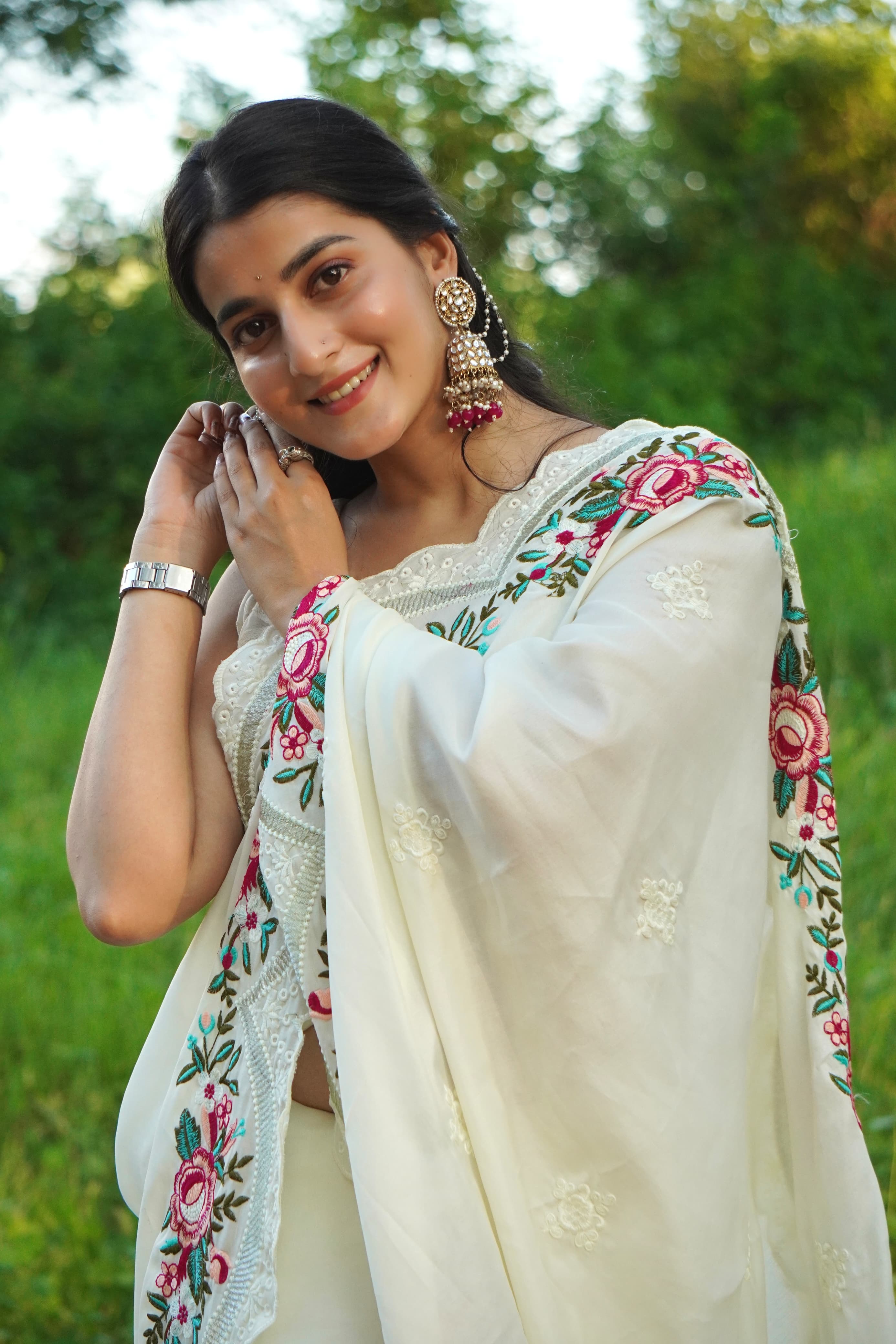 New Designer White Pure Tussar Silk Saree in a Solid color with embroidery viscos thread work in saree