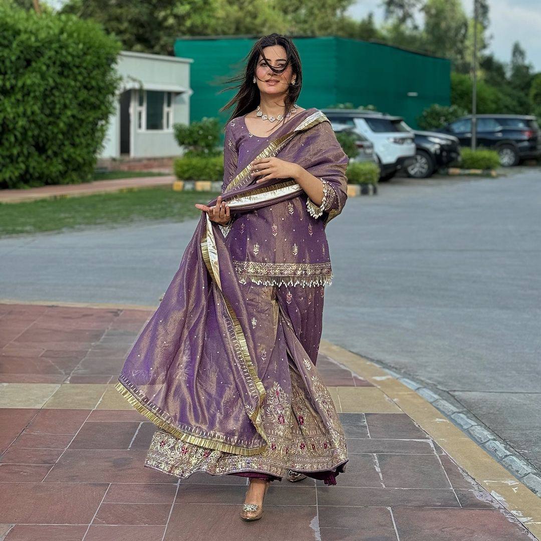 Enchanted Elegance The Exquisite Purple Embroidered Set for Timeless Celebrations