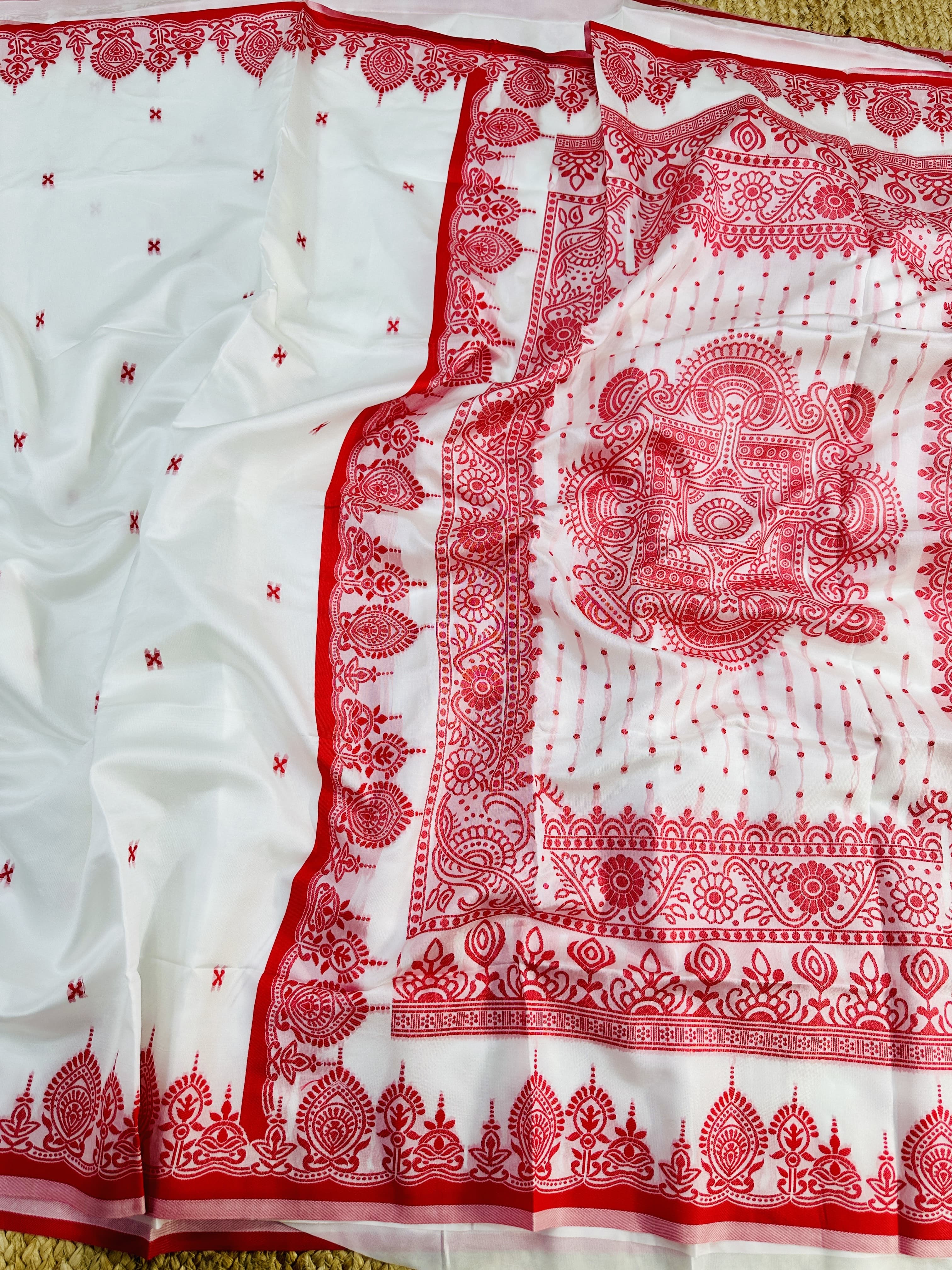 New White And Red Designer Pure Bengali Silk Saree