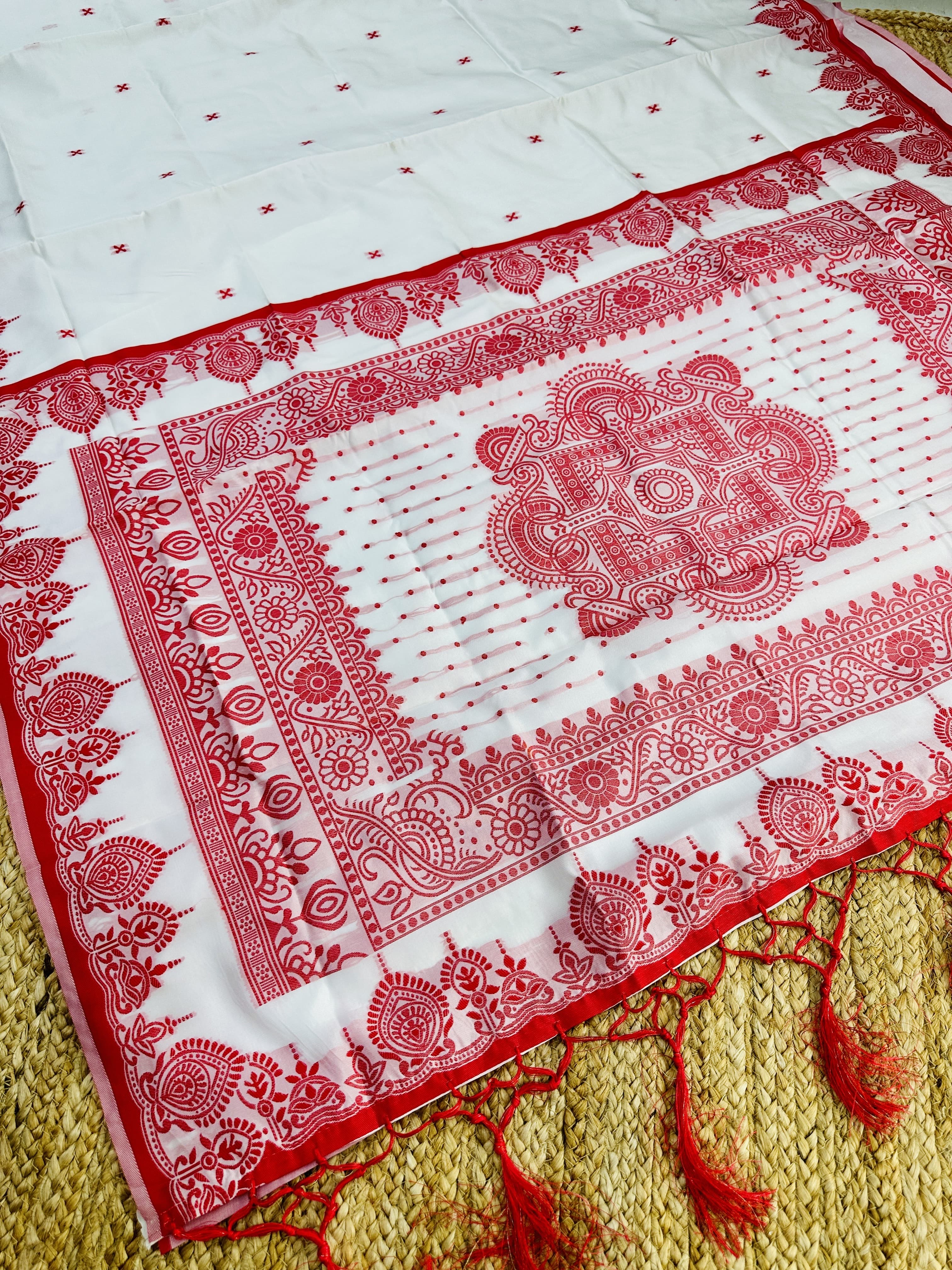 New White And Red Designer Pure Bengali Silk Saree